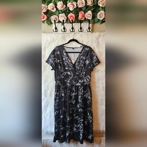 Ouges Classic Crossfront Floral Black Dress